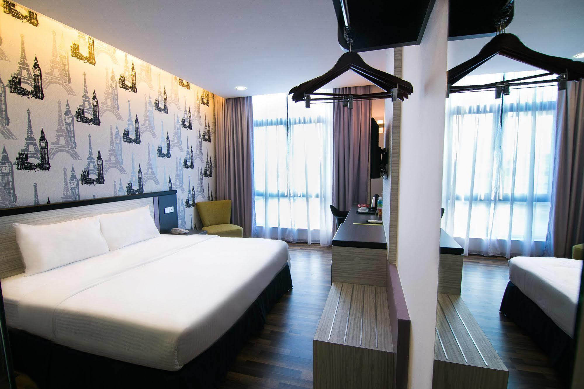 Hotel Indra 2*
